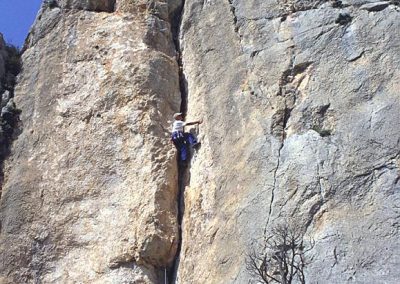 1st ascent. Predator  6a - Rowland. Pleasure domes.