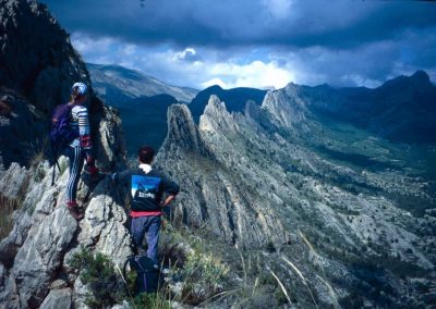 the peak ridges and wall of Castellets